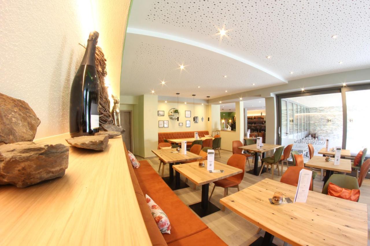 Weinstube Bycastors Hotel Treis-Karden Exterior photo